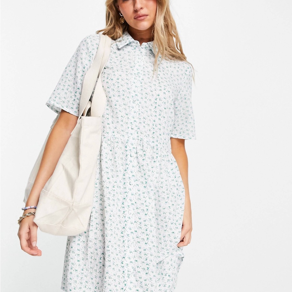 Vila short sleeve shirt smock dress in white floral. Size 8 EU 40. NWT.